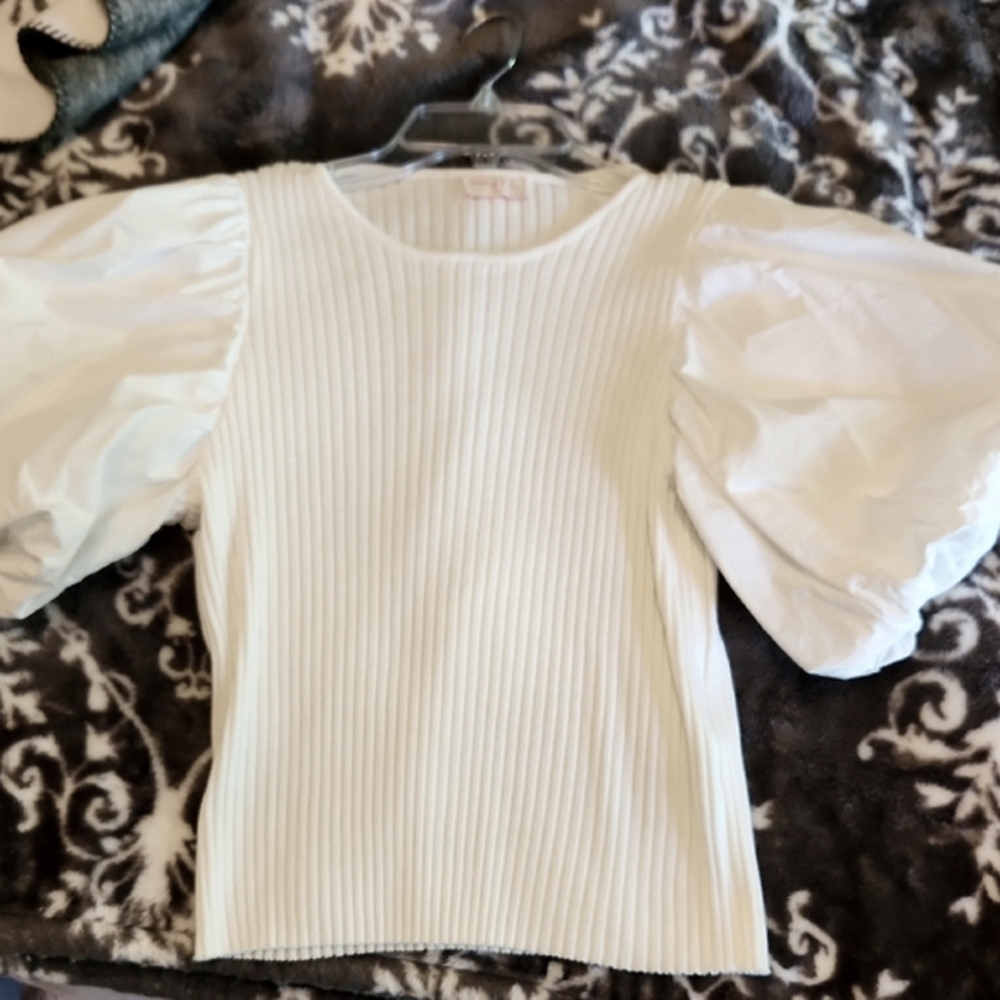 NEW HAILEY&CO White Puff Sleeve Ribbed Top